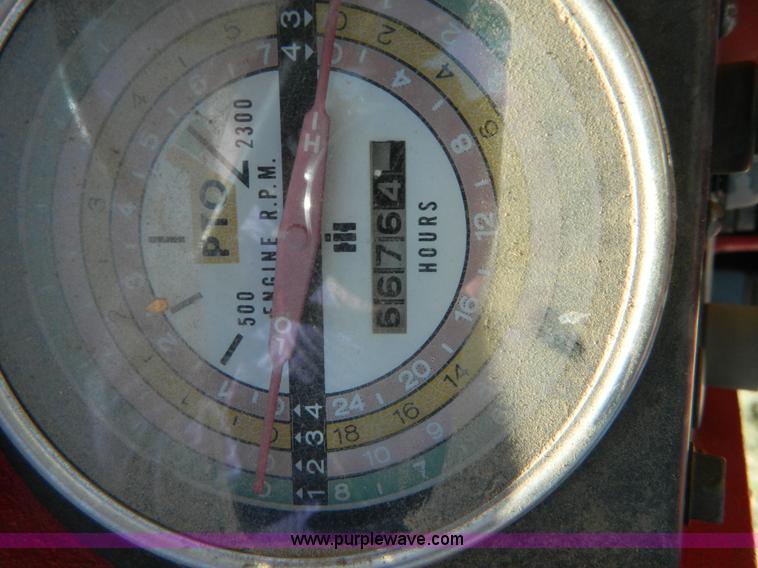 image for item K8053 1969 International 756 tractor