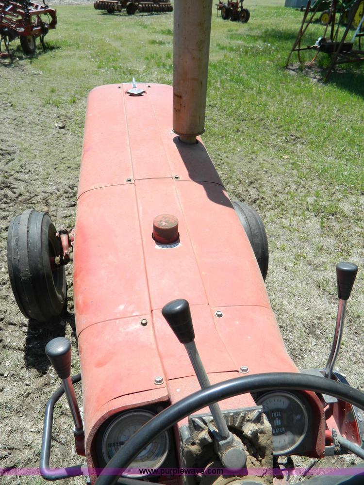 image for item K8053 1969 International 756 tractor