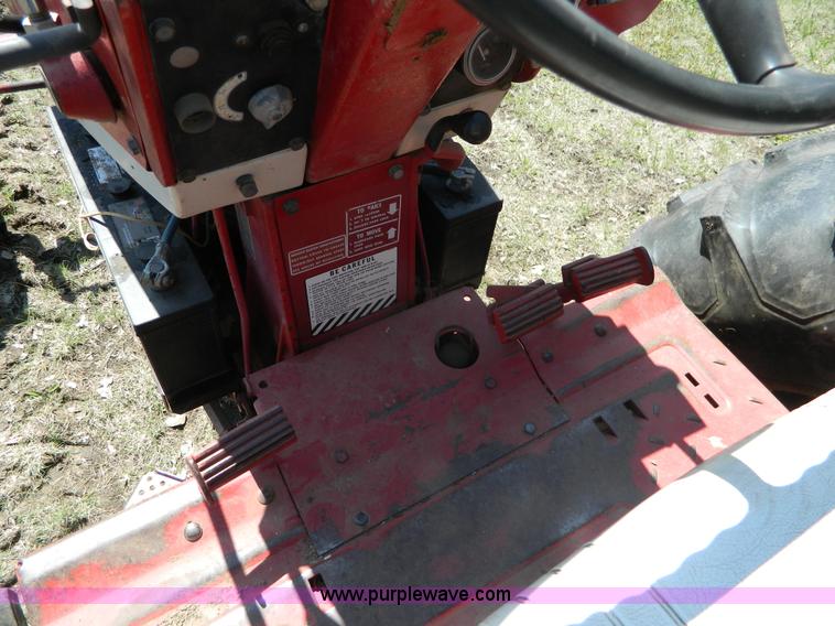 image for item K8053 1969 International 756 tractor