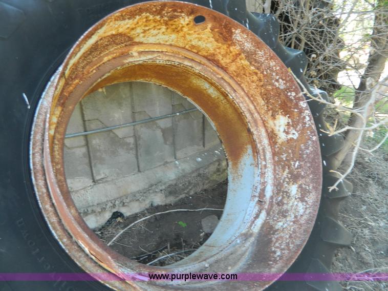 image for item K8053 1969 International 756 tractor