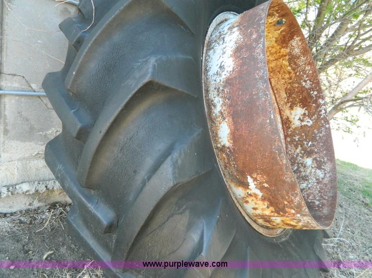 image for item K8053 1969 International 756 tractor