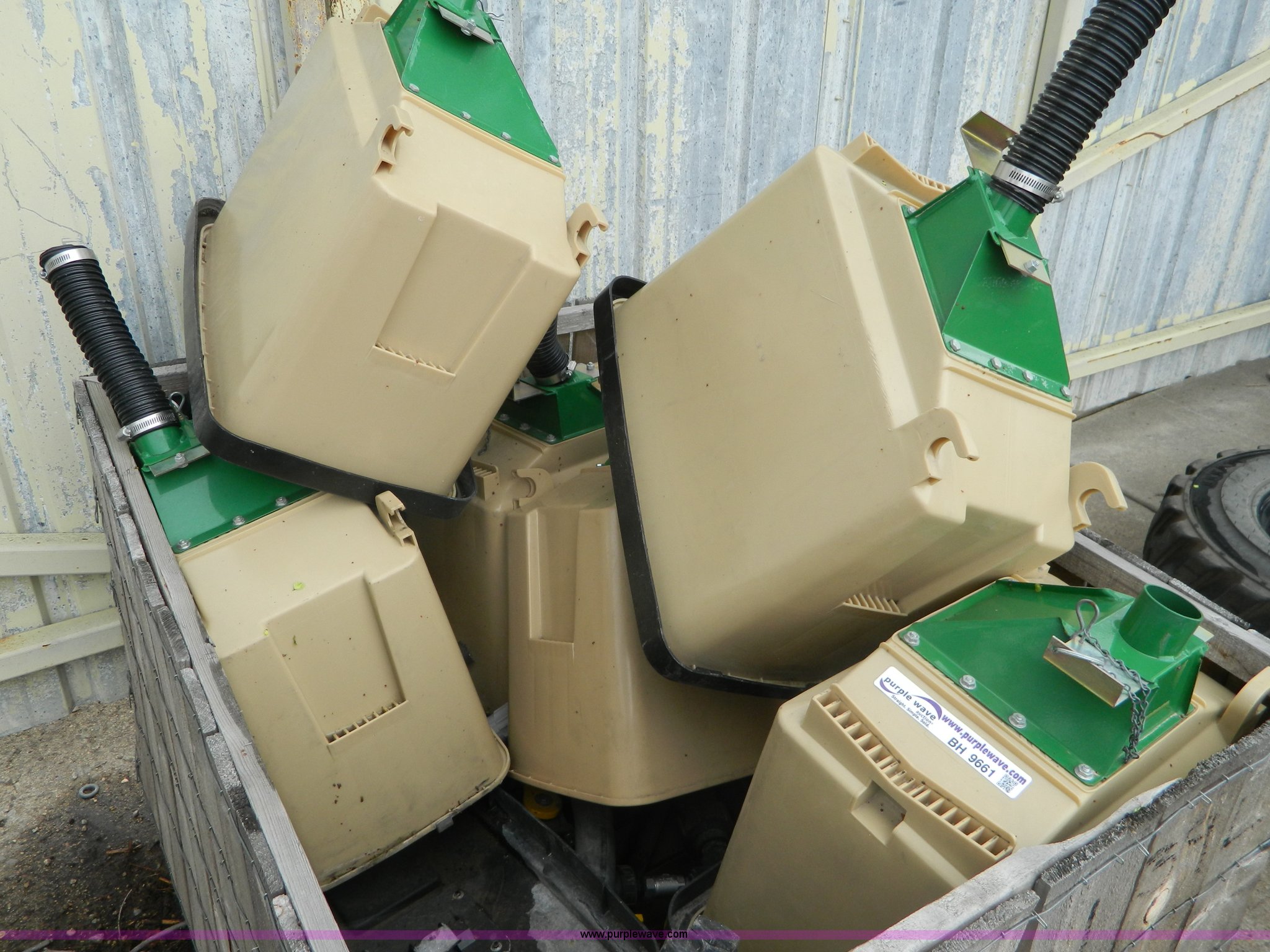 (6) GP planter seed boxes in Assaria, KS Item BH9661 sold Purple Wave