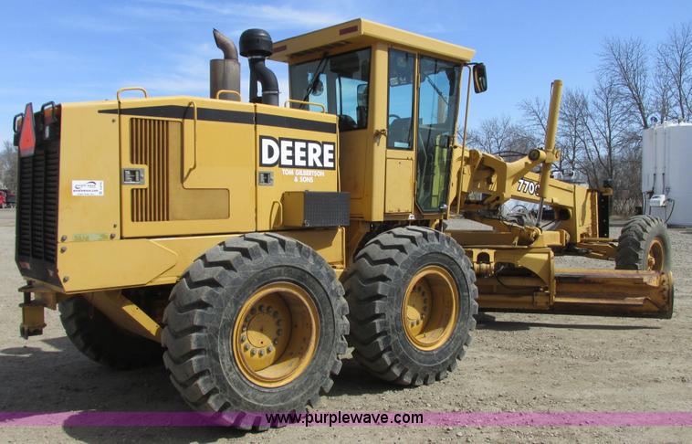 image for item A8778 1998 John Deere 770CH motor grader