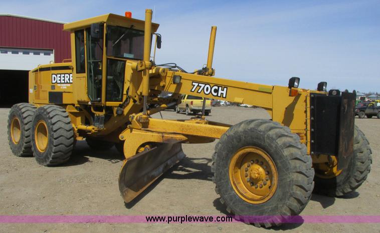 image for item A8778 1998 John Deere 770CH motor grader