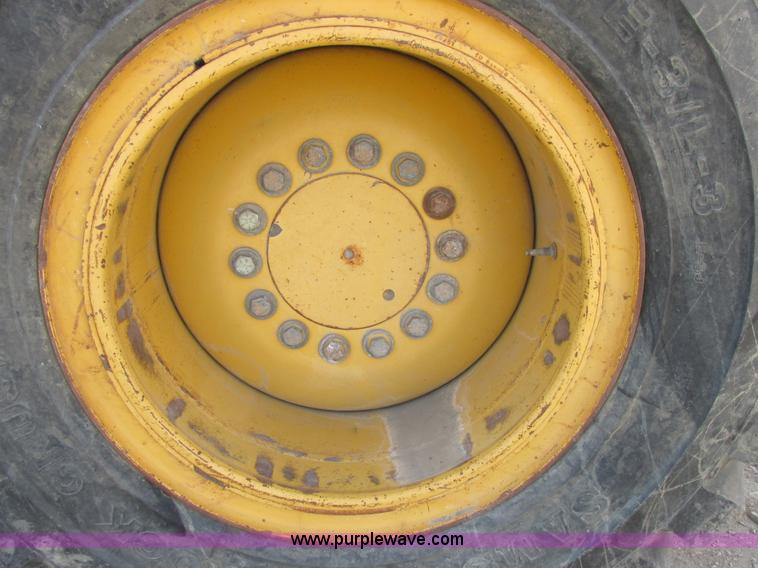 image for item A8778 1998 John Deere 770CH motor grader