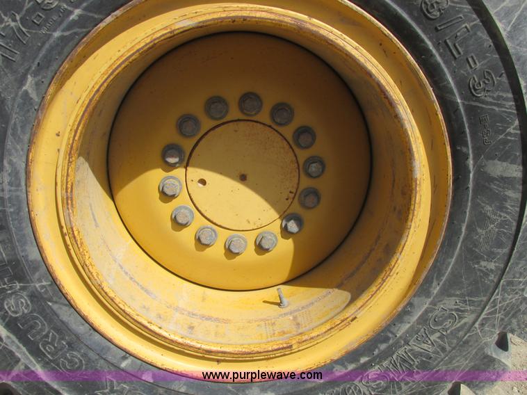 image for item A8778 1998 John Deere 770CH motor grader