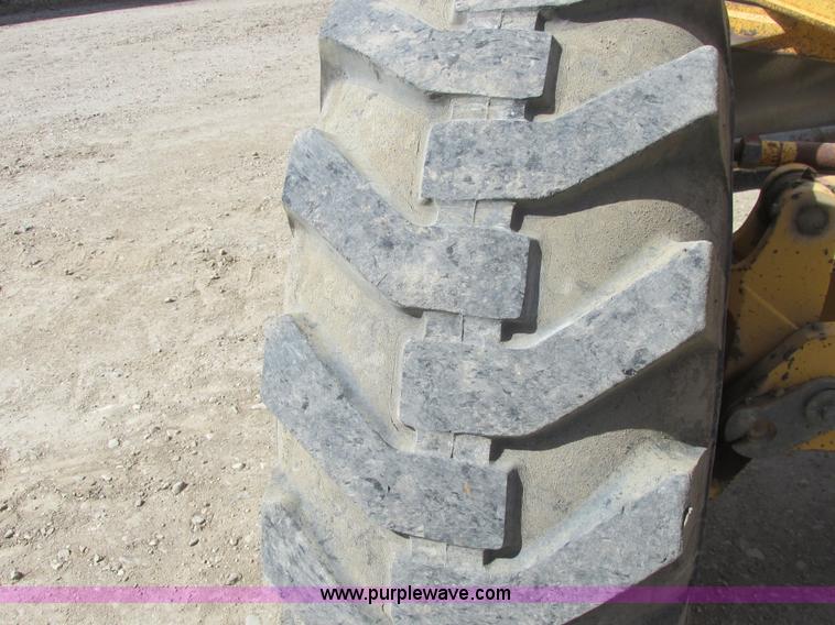 image for item A8778 1998 John Deere 770CH motor grader