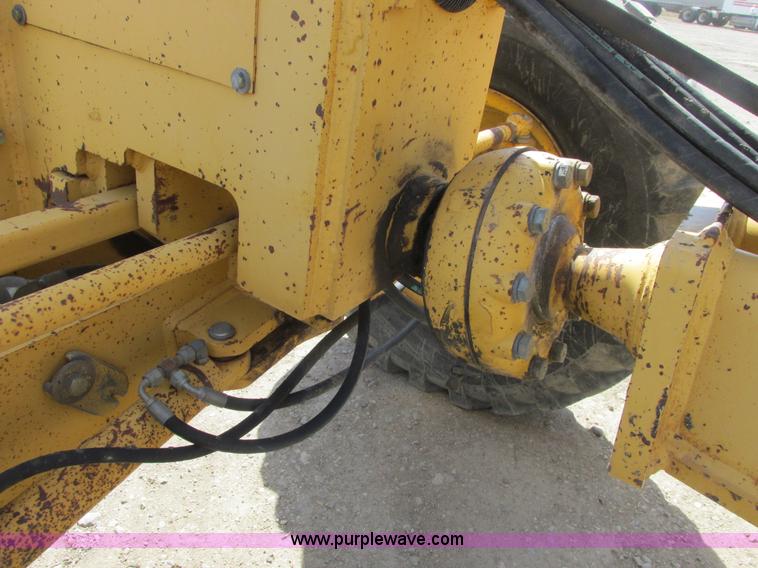 image for item A8778 1998 John Deere 770CH motor grader