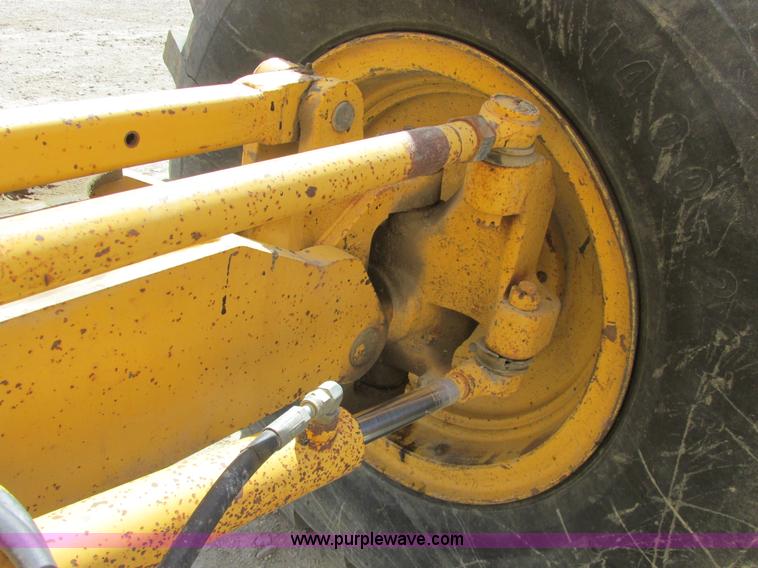 image for item A8778 1998 John Deere 770CH motor grader