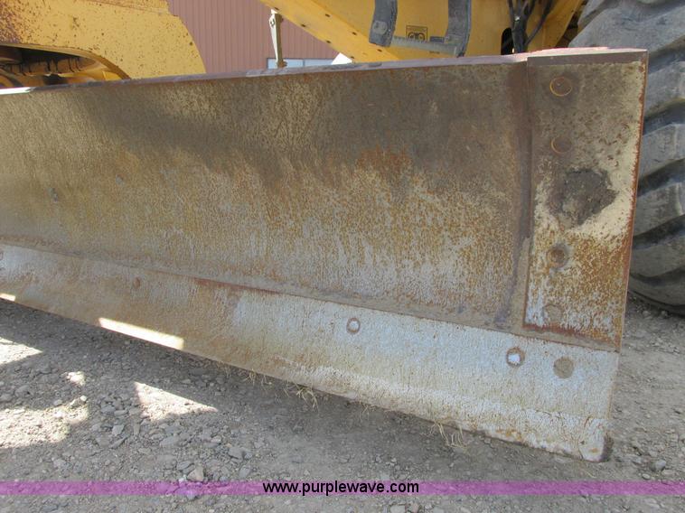 image for item A8778 1998 John Deere 770CH motor grader