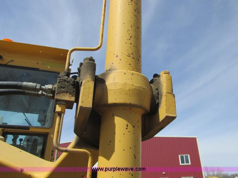 image for item A8778 1998 John Deere 770CH motor grader