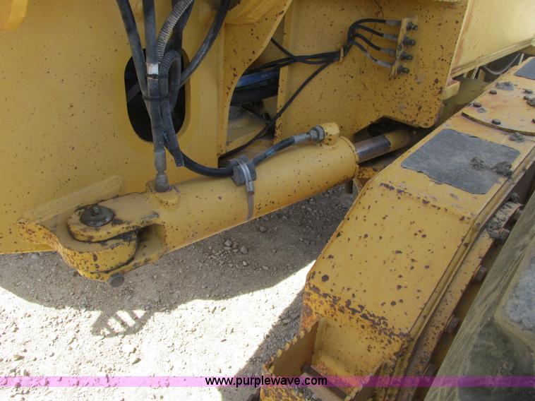 image for item A8778 1998 John Deere 770CH motor grader