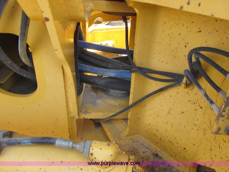 image for item A8778 1998 John Deere 770CH motor grader