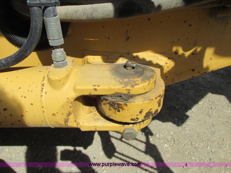 image for item A8778 1998 John Deere 770CH motor grader