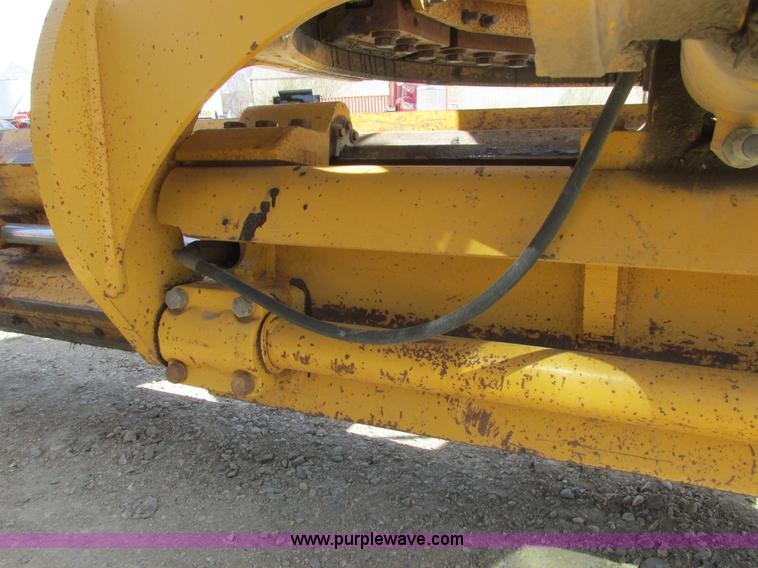 image for item A8778 1998 John Deere 770CH motor grader