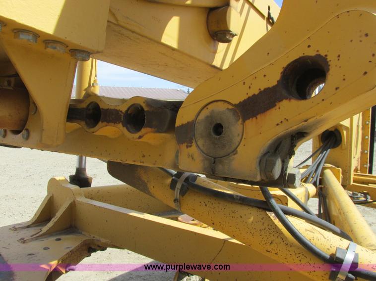 image for item A8778 1998 John Deere 770CH motor grader