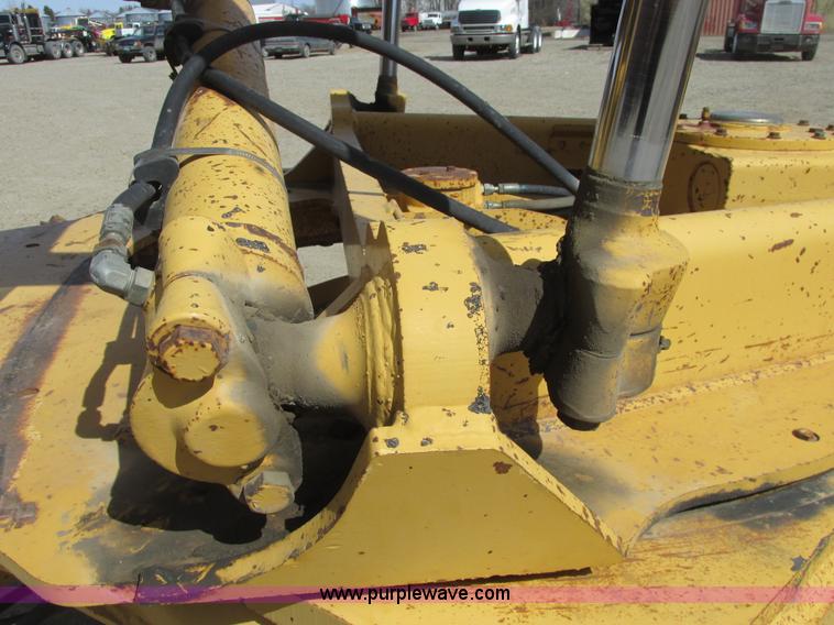 image for item A8778 1998 John Deere 770CH motor grader