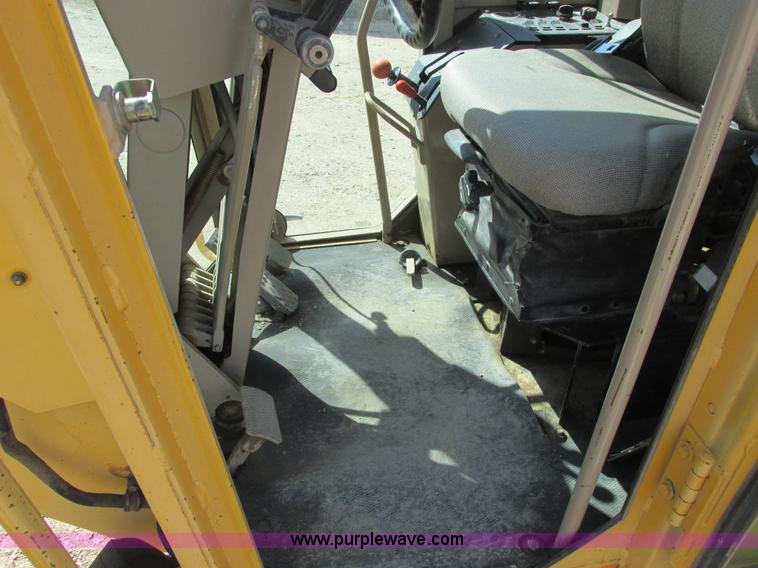 image for item A8778 1998 John Deere 770CH motor grader