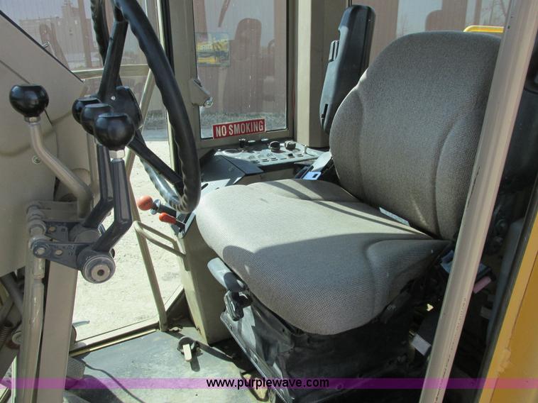 image for item A8778 1998 John Deere 770CH motor grader