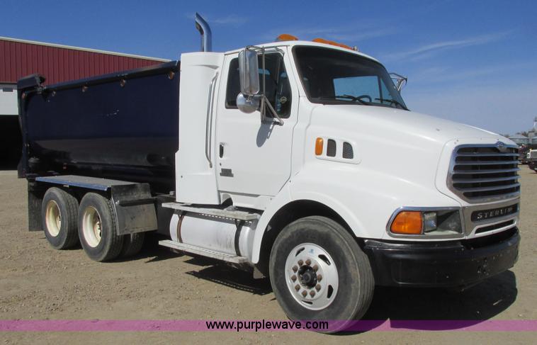 image for item A8783 2002 Sterling AT9500 dump truck