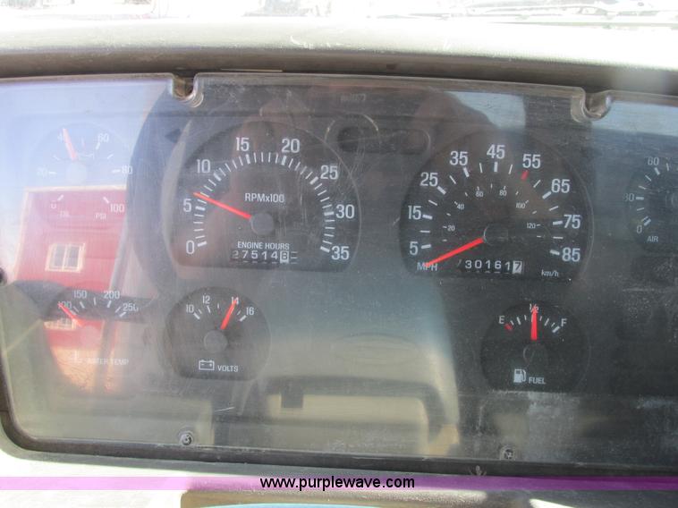 image for item A8783 2002 Sterling AT9500 dump truck