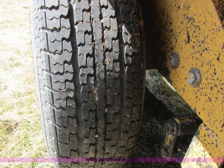 image for item A8785 Rosco RA-2000 pot hole patcher