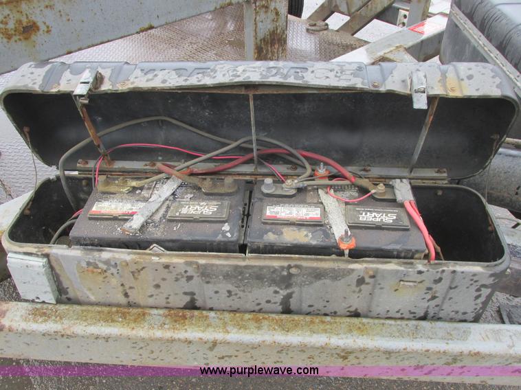 image for item A8788 2004 Escalate ET1200 Workforce tilt deck trailer