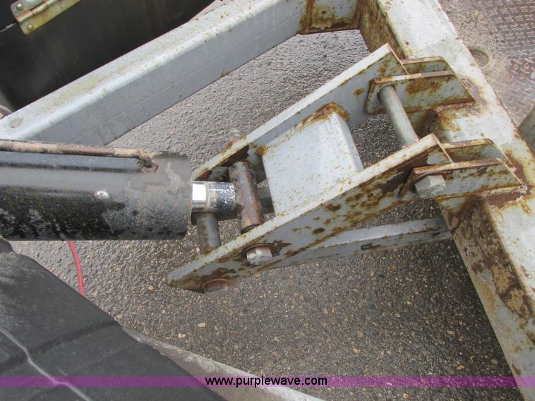 image for item A8788 2004 Escalate ET1200 Workforce tilt deck trailer