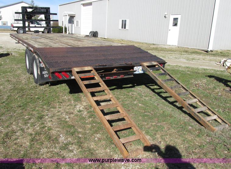 image for item AW9768 2002 Starlite equipment trailer