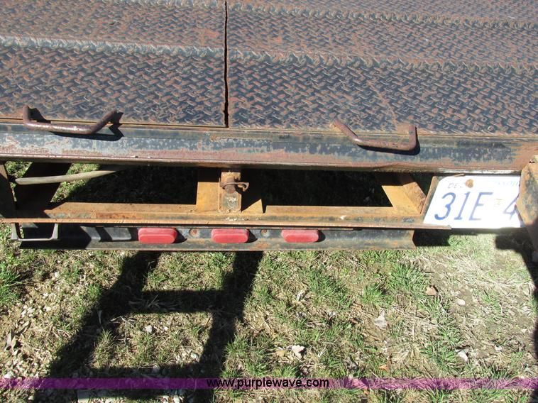 image for item AW9768 2002 Starlite equipment trailer