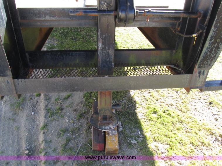 image for item AW9768 2002 Starlite equipment trailer