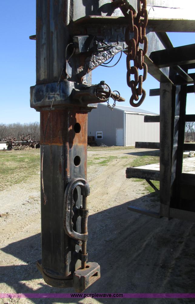 image for item AW9768 2002 Starlite equipment trailer