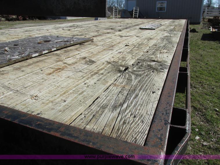 image for item AW9768 2002 Starlite equipment trailer