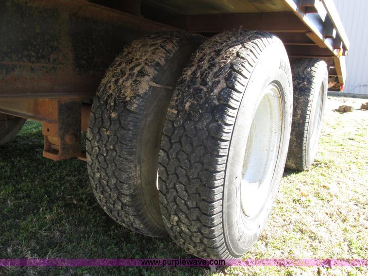 image for item AW9768 2002 Starlite equipment trailer