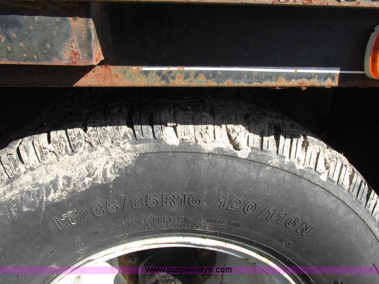 image for item AW9768 2002 Starlite equipment trailer