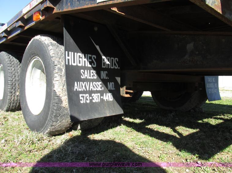 image for item AW9768 2002 Starlite equipment trailer