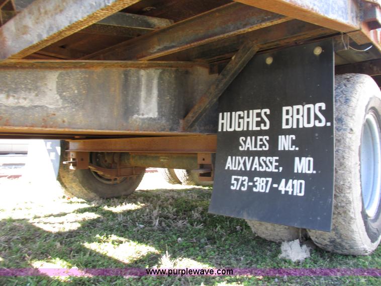 image for item AW9768 2002 Starlite equipment trailer