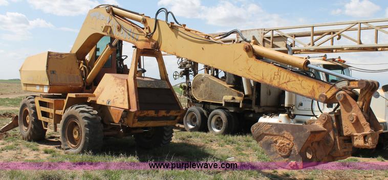 image for item H1522 Case 1085C excavator