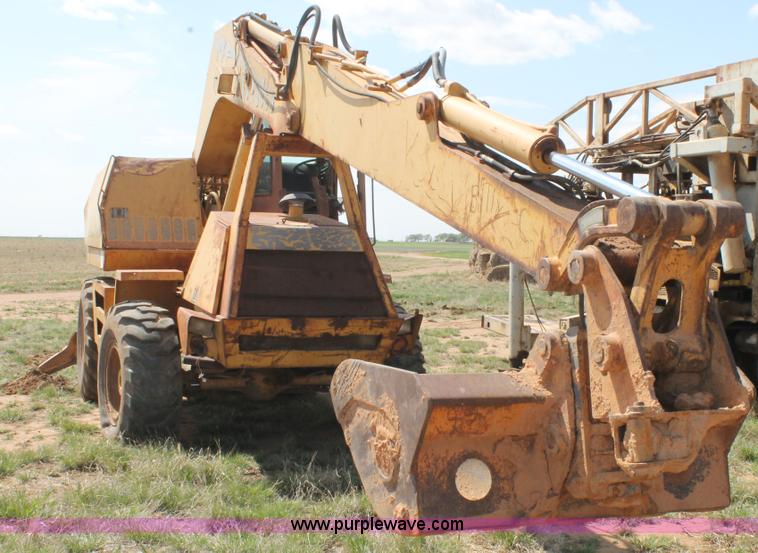 image for item H1522 Case 1085C excavator