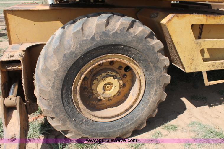 image for item H1522 Case 1085C excavator