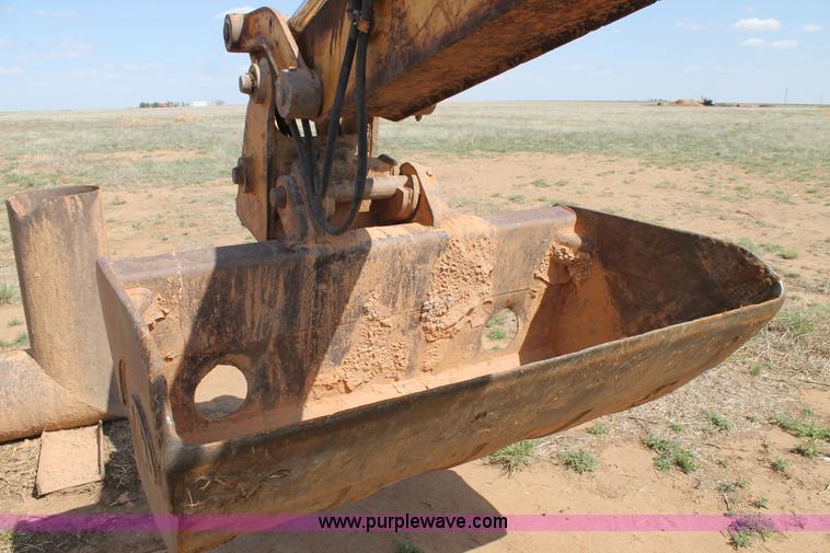 image for item H1522 Case 1085C excavator