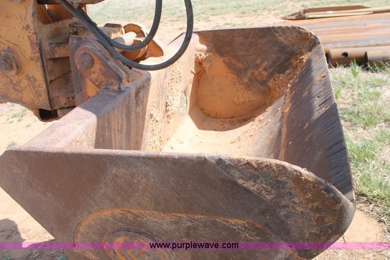 image for item H1522 Case 1085C excavator