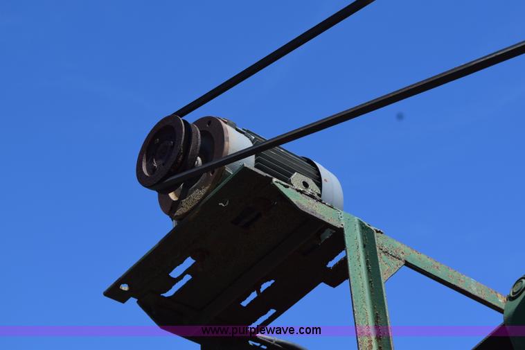 image for item H5181 Oversized stone stacking conveyor