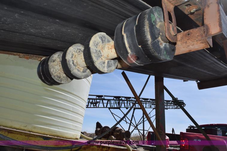 image for item H5181 Oversized stone stacking conveyor