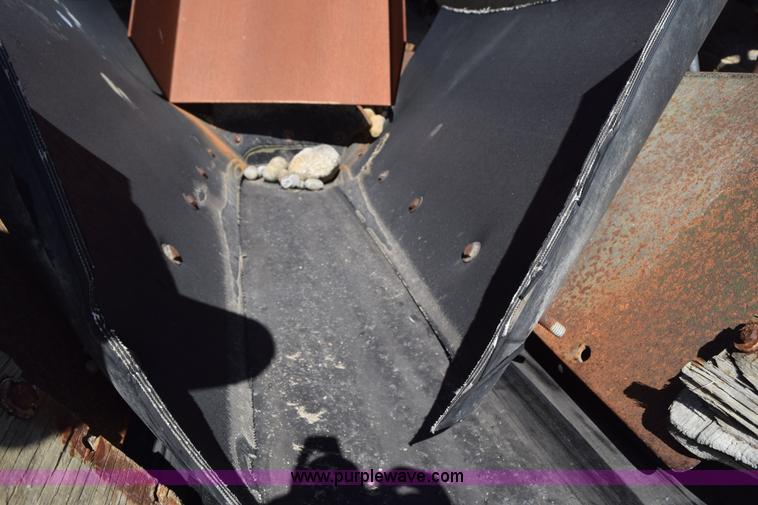 image for item H5181 Oversized stone stacking conveyor