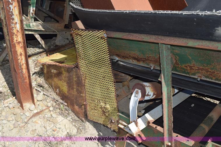 image for item H5181 Oversized stone stacking conveyor