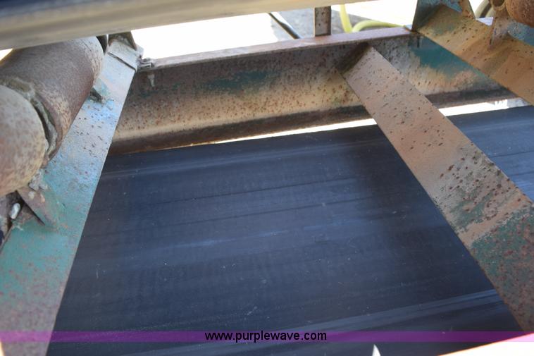 image for item H5181 Oversized stone stacking conveyor