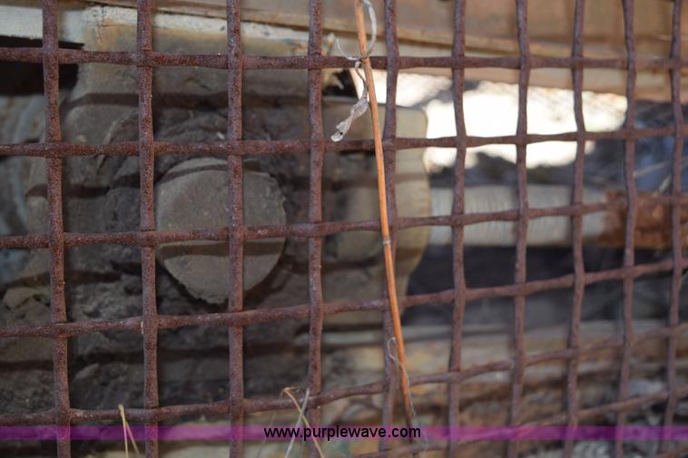 image for item H5181 Oversized stone stacking conveyor