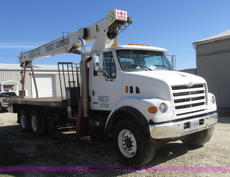 image for item H7553 2000 Sterling L7500 crane truck