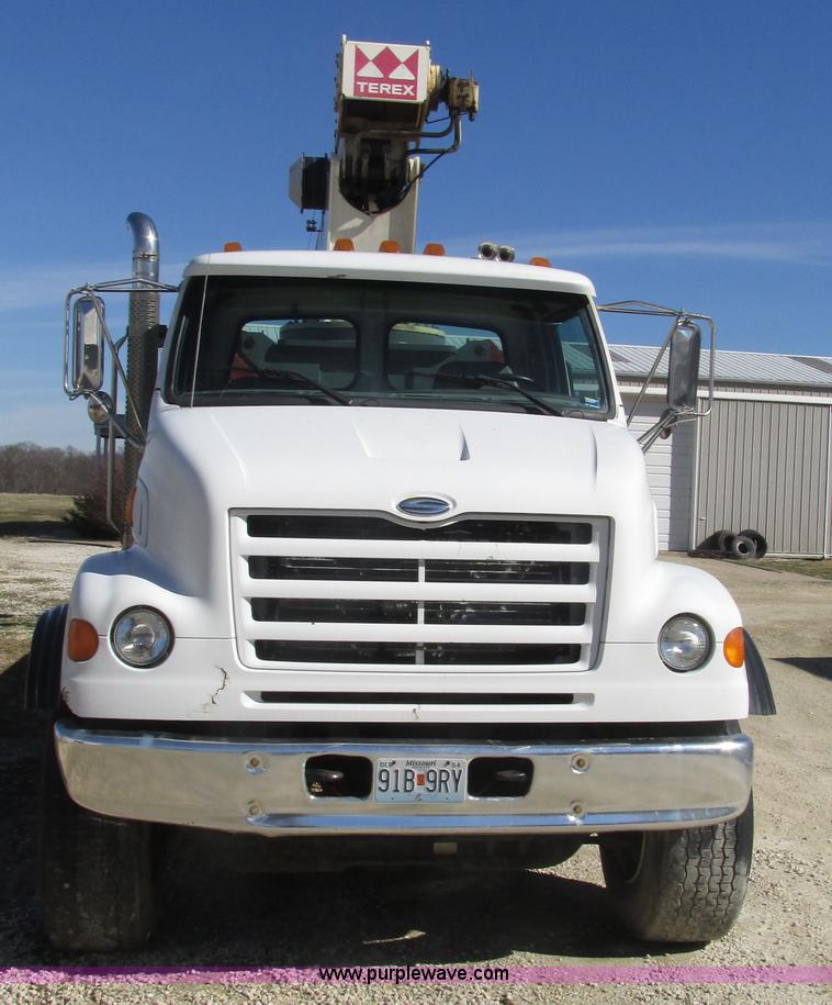 image for item H7553 2000 Sterling L7500 crane truck